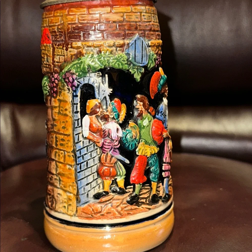 Beer Stein with Pewter Lid - Picture 6 of 16